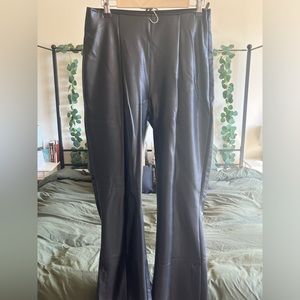 NWT Split-Hem Vegan Leather Slim Flare Pant - Abercrombie & Fitch - Size L